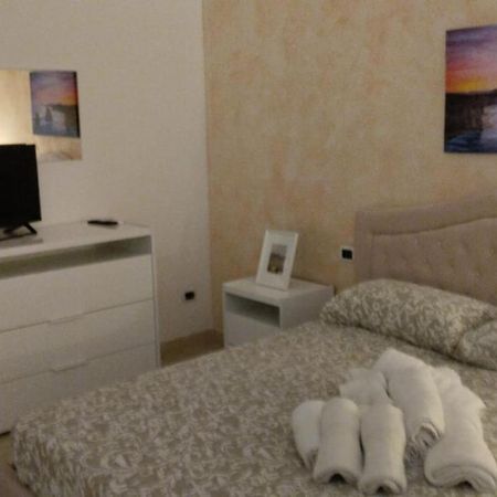 Apartamento La Casa Di Elisa Bari Exterior foto